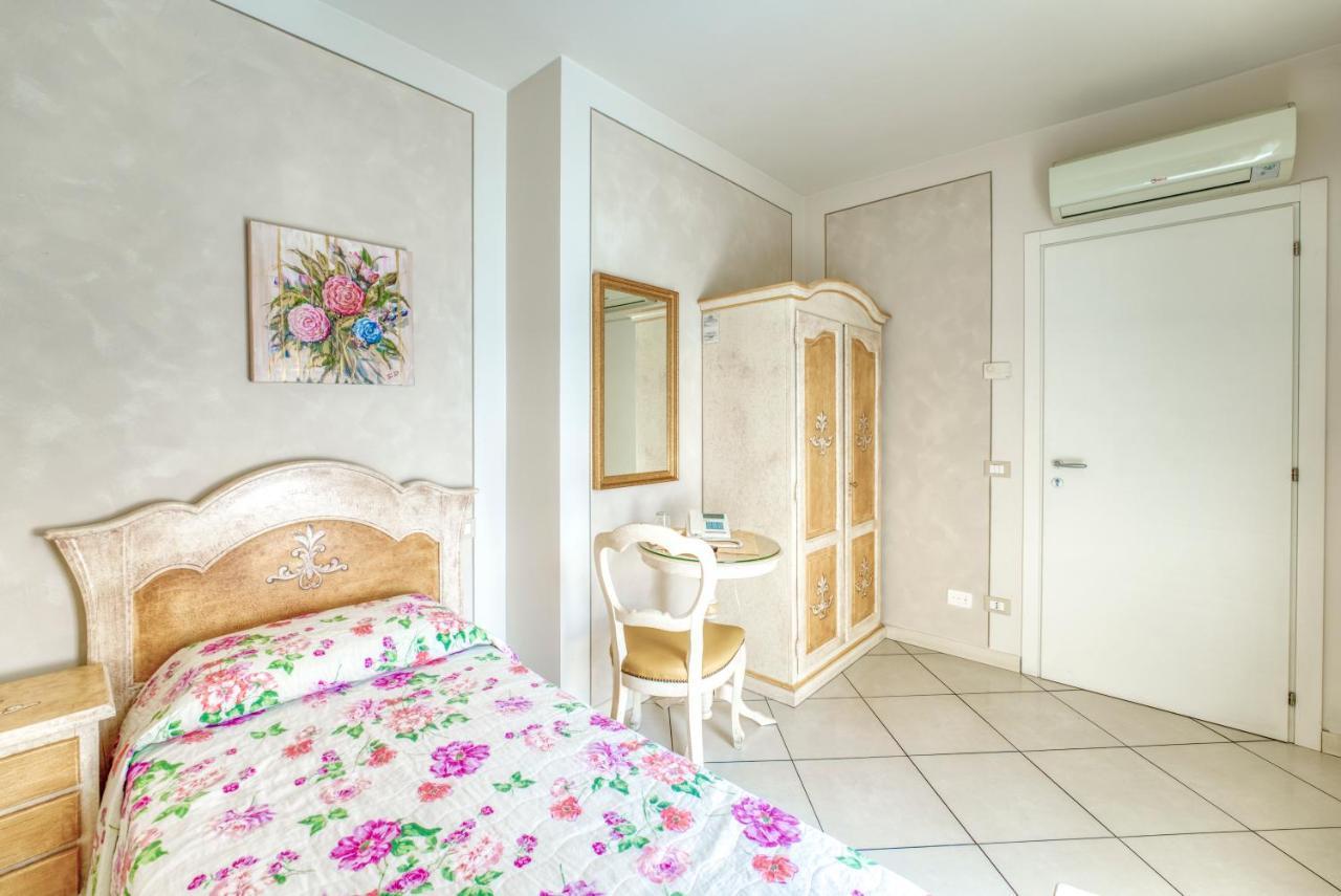Villa Liberty Boario Terme Kültér fotó
